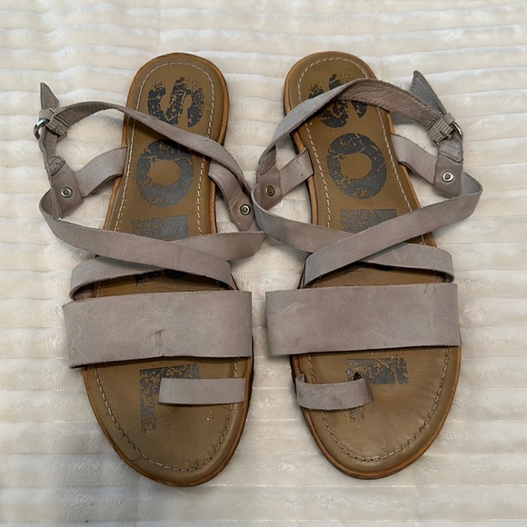 Sorel grey leather criss cross sandal adjustable size 9.5 - Picture 1 of 4